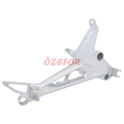 ÖN BASAMAK BRAKETİ [SAĞ] HONDA CB 125F - 